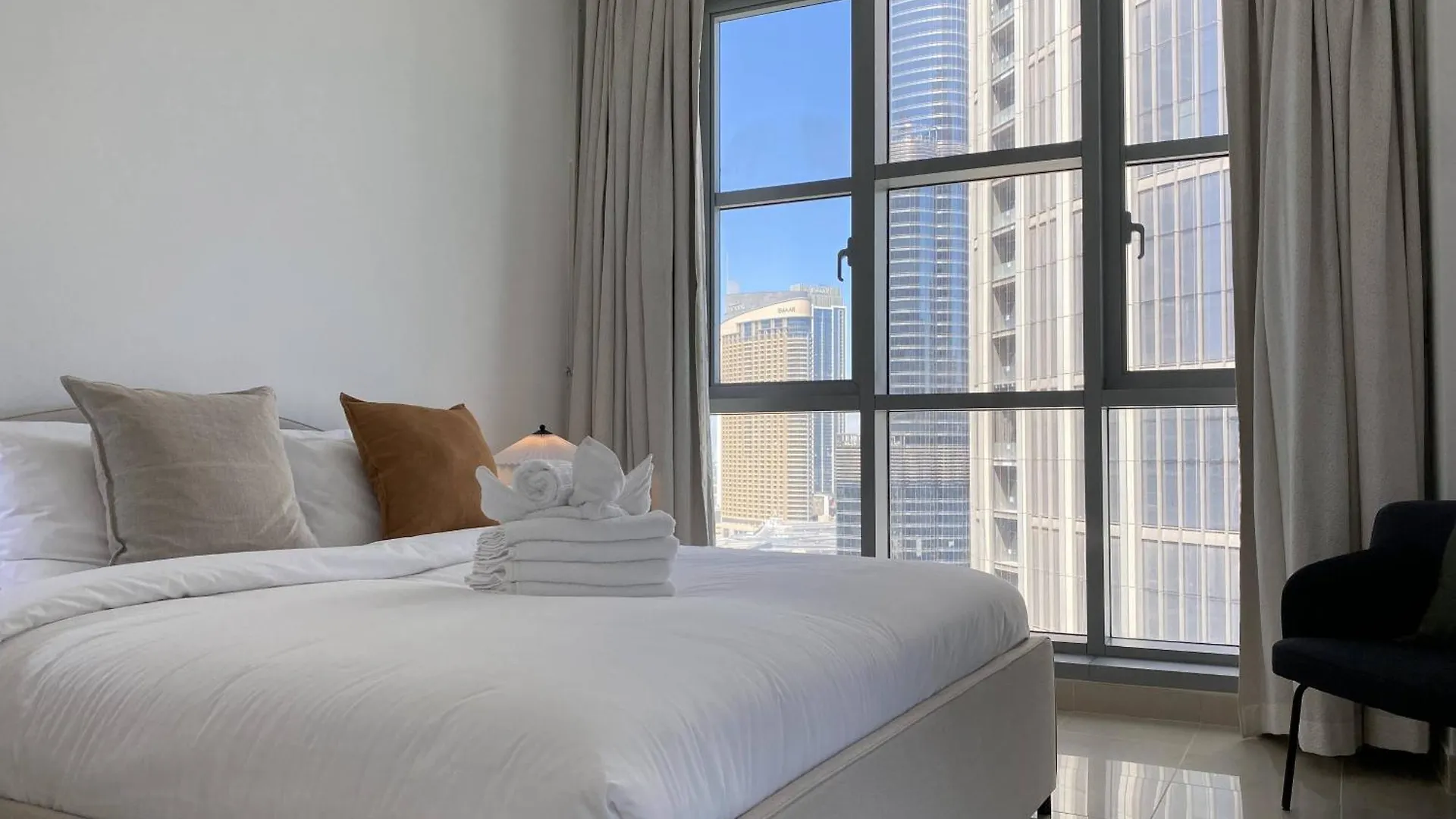 شقة Lux Bnb Standpoint Tower Burj & Fountain Views دبي