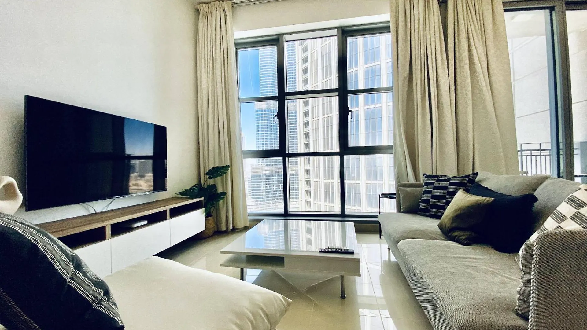 Apartment Lux Bnb Standpoint Tower Burj & Fountain Views Dubai